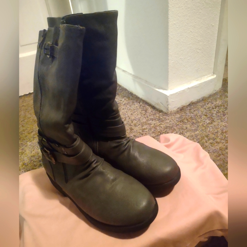 Women's Boots